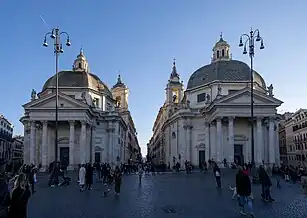 Las iglesias gemelas de la piazza del Popolo de  Carlo Rainaldi: a la izda., Santa María en Montesanto, y a la dcha., iglesia de Santa Maria dei Miracoli