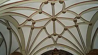Bóveda estrellada del tramo central