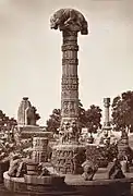 Esculturas cerca de Teli ka Mandir, fuerte Gwalior