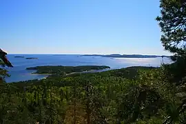 Las islas de Tärnättholmarna, al fondo, son ahora en realidad penínsulas.