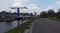 Puente (Veenhoopsbrug) en el canal (de Drentse Hoofdvaart)