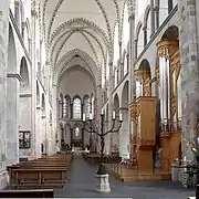 La nave mirando a la entrada