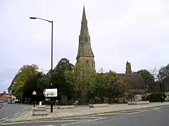 St John's Church (1851-1852), Kenilworth, Warwickshire, obra de Ewan Christian, showing the fine broach spire