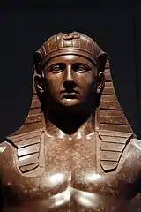 Antínoo como Osiris, estilo egipcianizante.