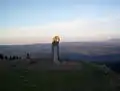 Estatua de un elefante joven, símbolo de la montaña