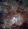 La imagen obtenida con la cámara óptica FORS del telescopio VLT, es una combinación de tres exposiciones adquiridas en las bandas V, R e I.