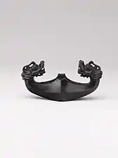 Una empuñadura de espada de jade tallada por los timúridas.