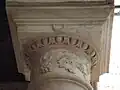 Capitel neodórico del patio principal