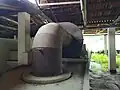 Detalle de una chimenea del horno del Tejar de Baiuca, en Boimil, Boimorto