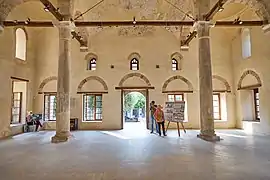 Interior de la mezquita tras su restauración.