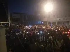 Calles llenas de manifestantes en Bagdad.