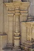 Iglesia de Dalbade: columna de candelabro.