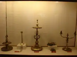 Lamparas tradicionales y candeleros
