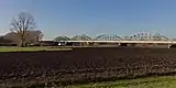 El puente ferroviario sobre el río Mosa entre Niftrik y Balgoij