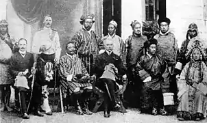 Ugyen Wangchuck y Thutob Namgyal recibido por el panchen-lama en Calcuta, 1906.