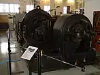 Interior del edificio principal de la estación de radio en Grimeton en el municipio de Varberg con el equipo del transmisor
