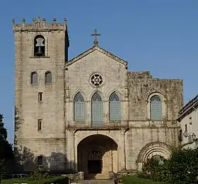 Construido en 1057, se cree que el monasterio  benedictino de Vilar de Frades se fundó en 566 d.C.