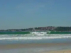 San Vicente del Mar, al fondo.