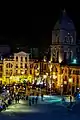 Foto nocturna de la Basílica de San Francisco