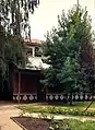 Áreas verdes alrededor de la capilla.