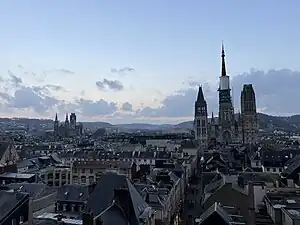 Panorámica de Ruan, con la catedral y la abadía.