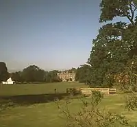 La casa desde el parque