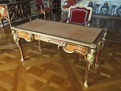 Escritorio de Charles Cressent (1730-35)