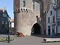 El cañón cerca del Sassenpoort