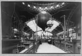 Globos en el interior de la galería