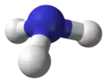 La geometría molecular se puede inferir de la disposición del par de electrones, lo que demuestra que el amoníaco tiene una geometría piramidal trigonal.