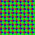 Uno de los coloreados del teselado cuadrado achaflanado; las líneas de reflexión de deslizamiento están en la dirección superior izquierda/inferior derecha; ignorando los colores, aparece mucha más simetrías que solo pg, pasando a ser p4g (véase allí esta imagen con triángulos de igual color)