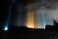 Pilares de luz en Londres, Ontario, Canadá.