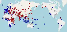 Una mapa gris con circulos de azul y rojo