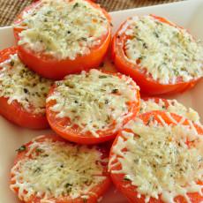 Tomates con queso al horno