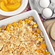 Cazuela de pan francés con fruta