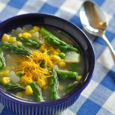Sopa de verduras primaveral