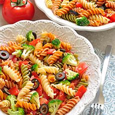 Ensalada de pasta y tomate