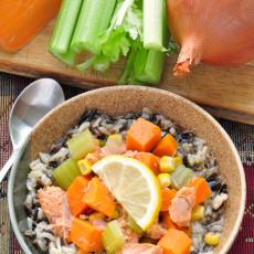 Arroz salvaje con estofado de salmón